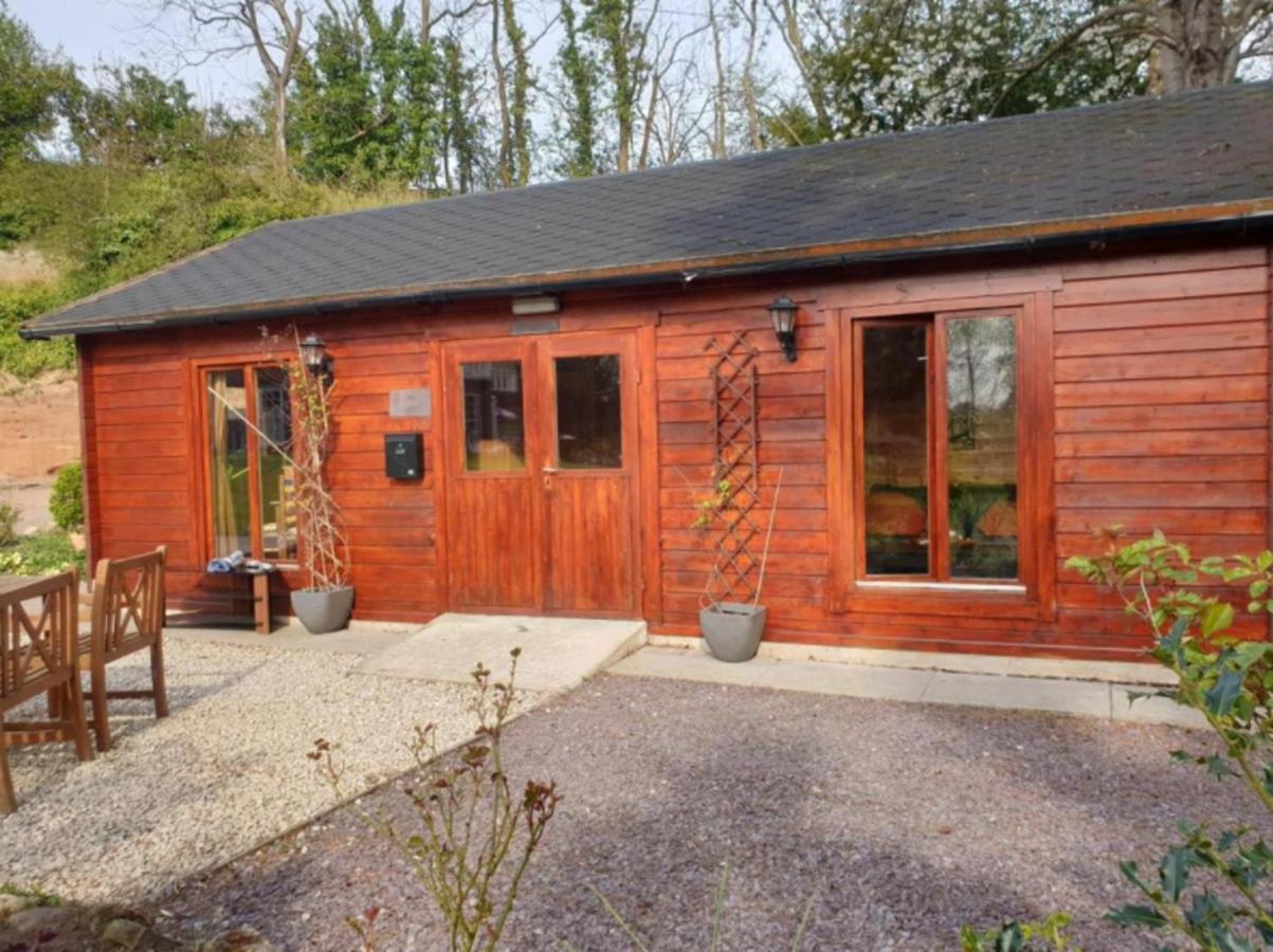 Impeccable 1-bed House In Close To A1 Holiday home